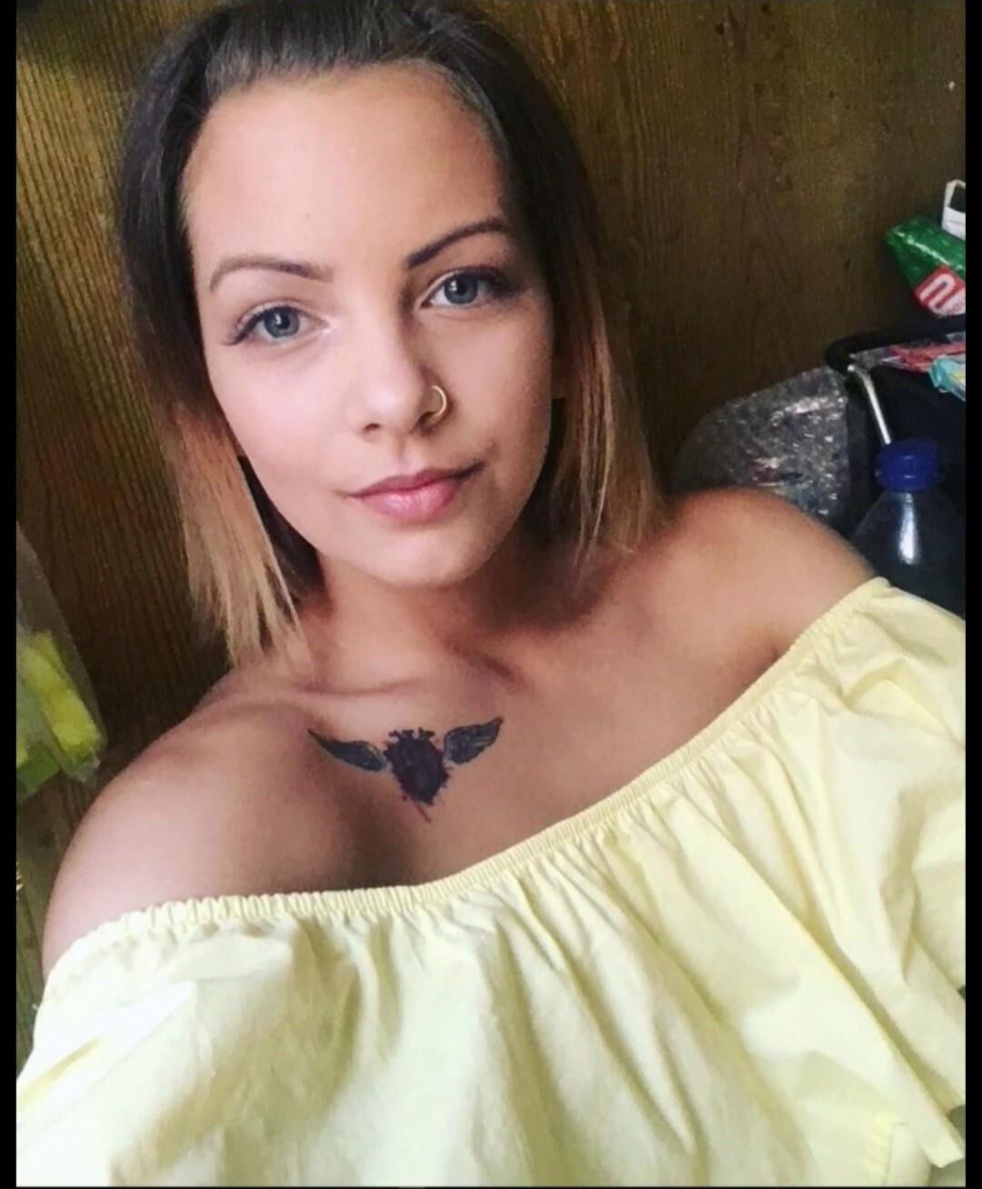 Hungarian pregnant beauty please comment dirty cum tribute