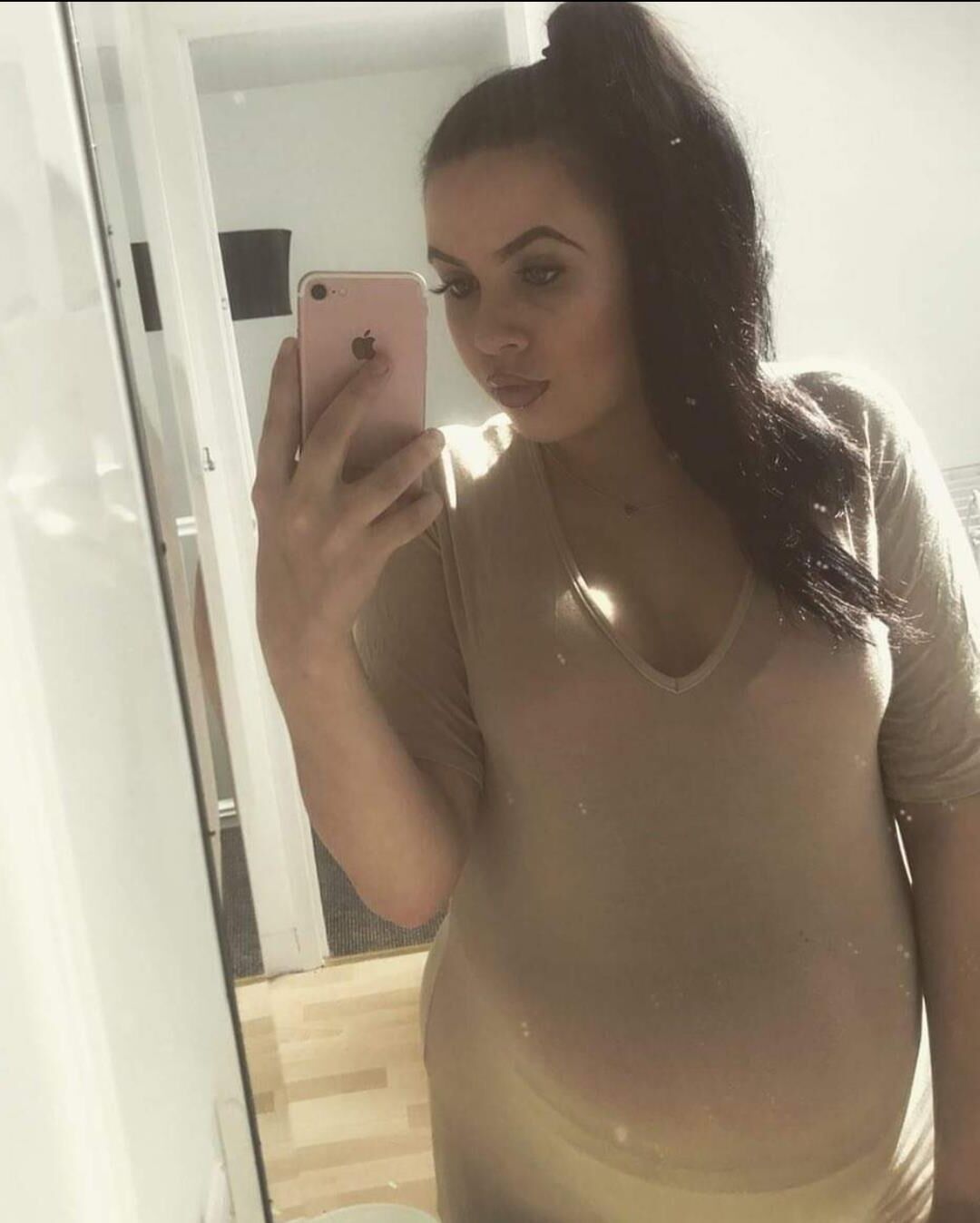 Pregnant teen 72