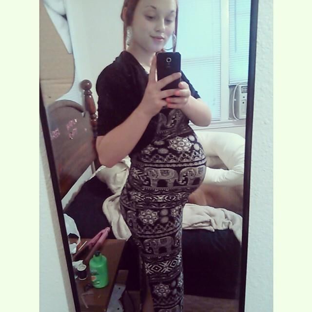 Super Sexy Pregnant Teen!