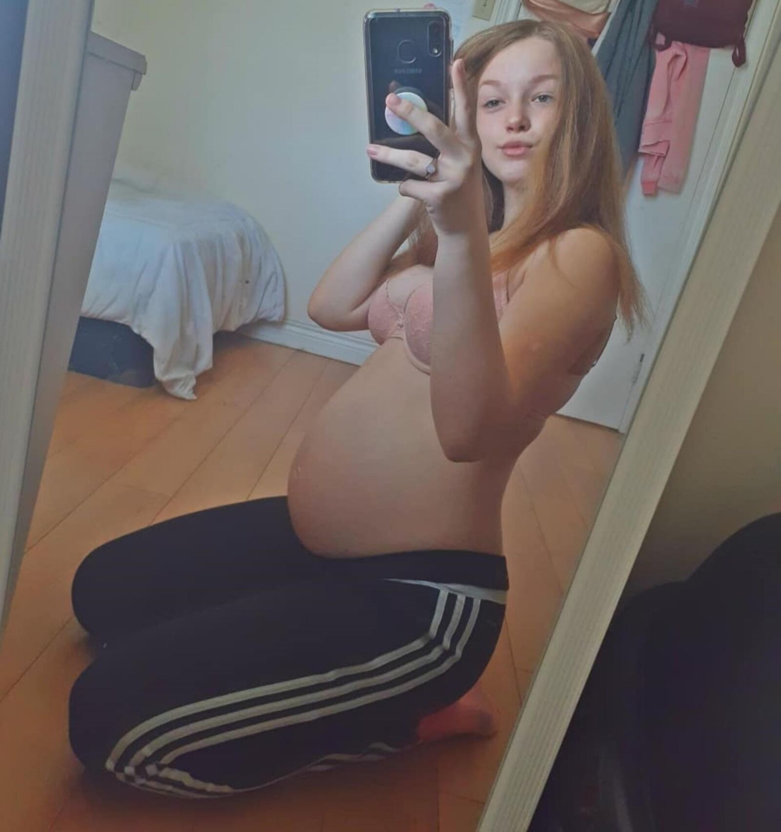 CIANNA, ADOLESCENTE ENCEINTE