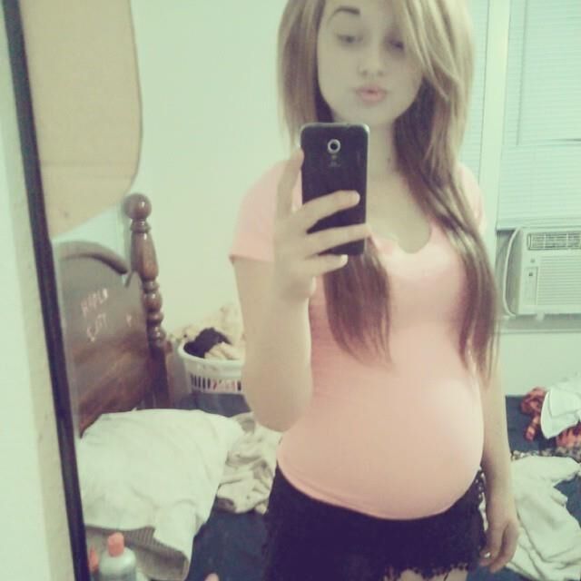 Super Sexy Pregnant Teen!