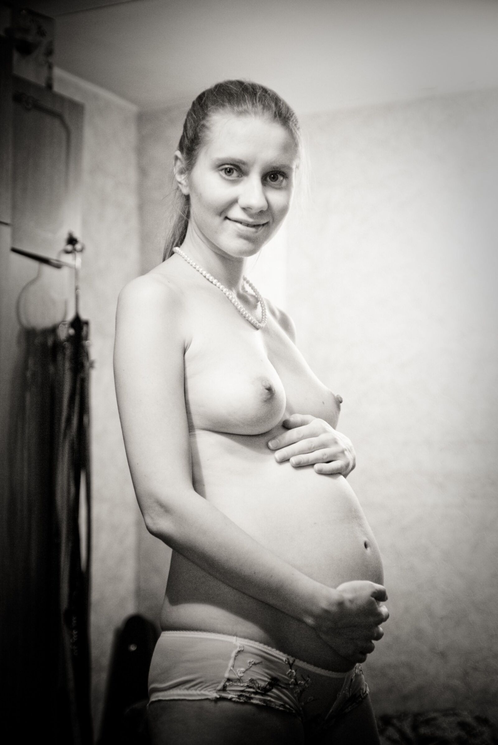 douce adolescente enceinte