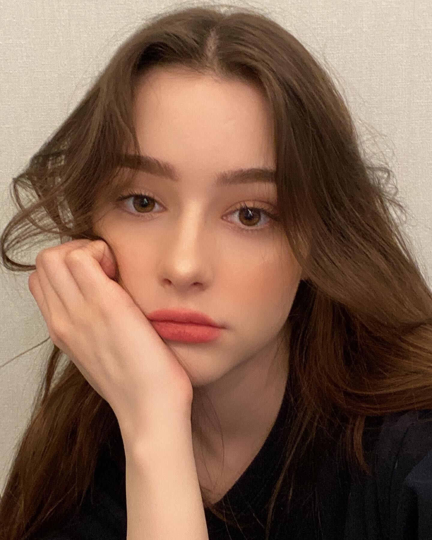 Dasha es una pequeña adolescente encantadora 2