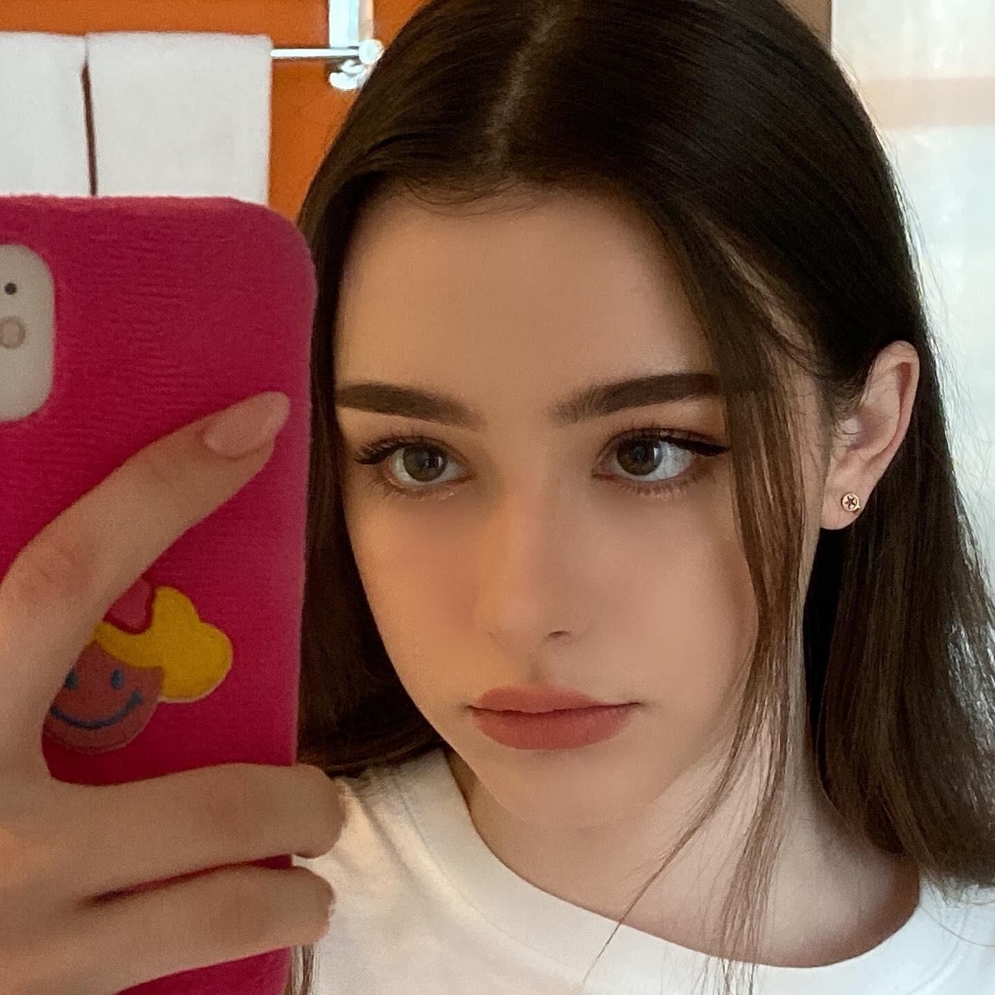 Dasha es una pequeña adolescente encantadora 2