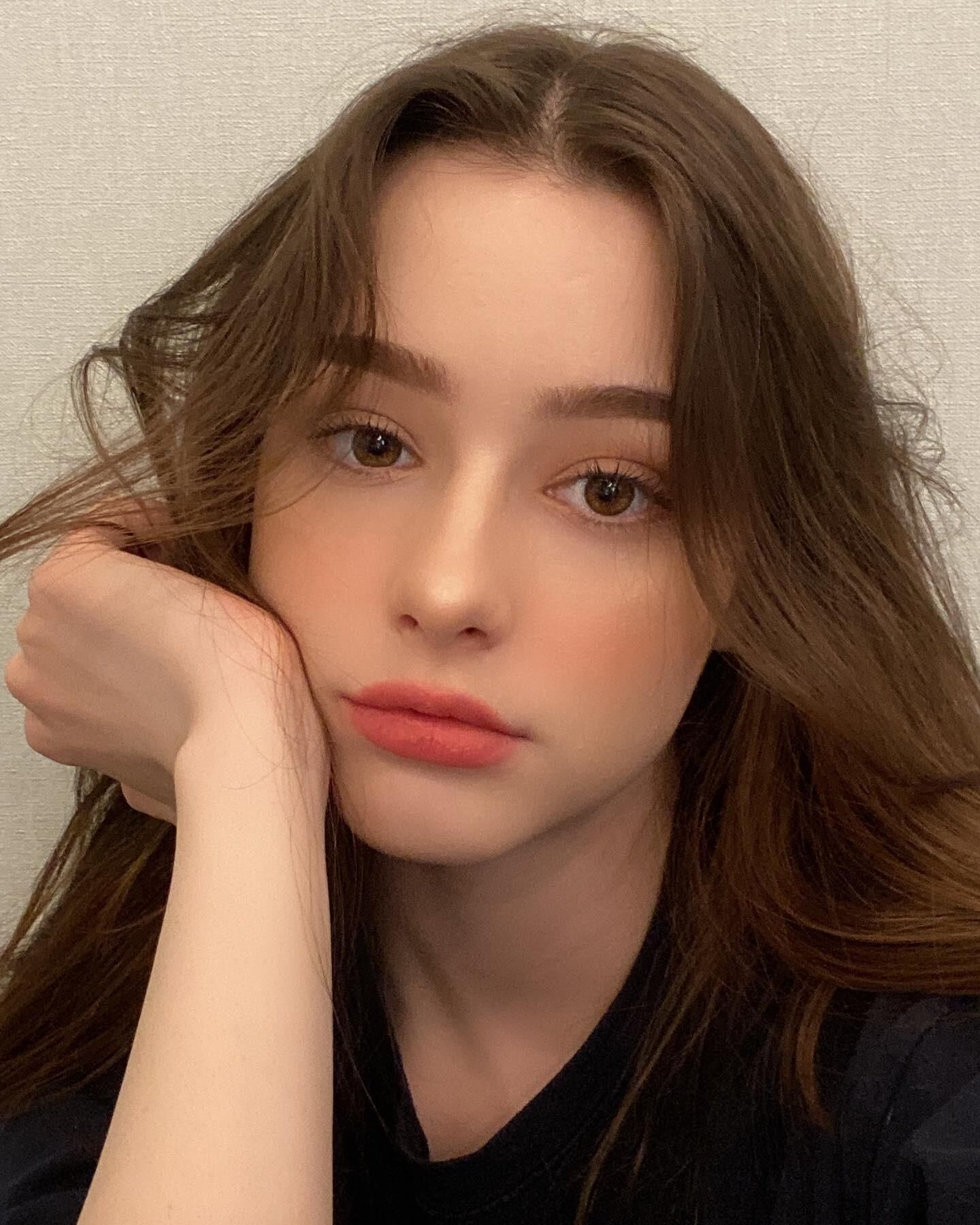 Dasha es una pequeña adolescente encantadora 2