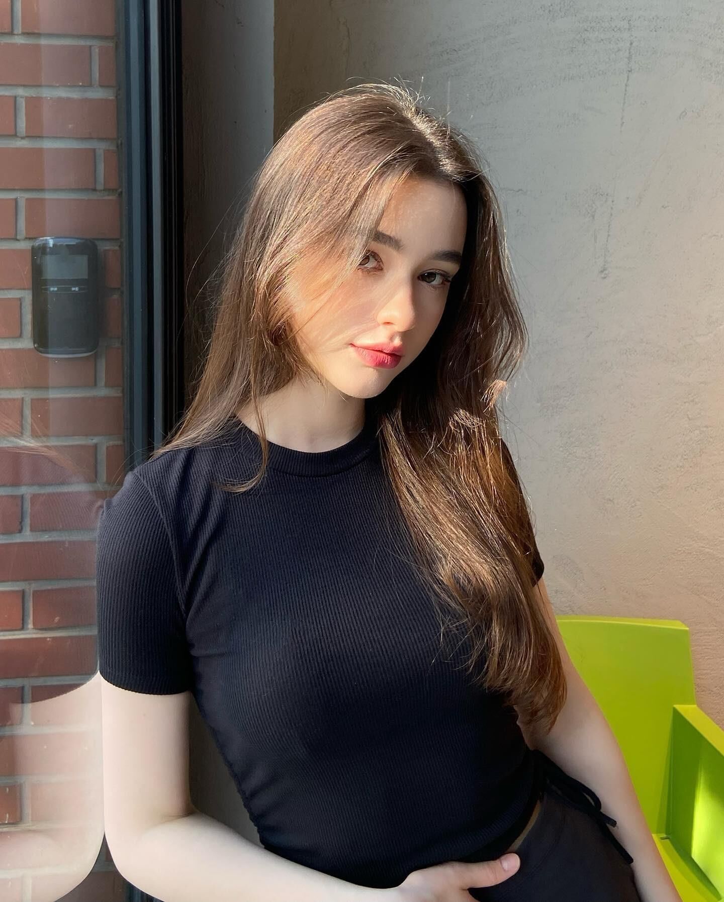 Dasha es una pequeña adolescente encantadora 5