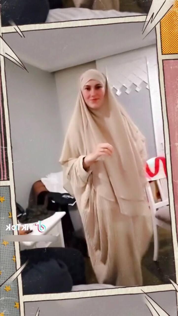 Kenza sexy algérienne musulmane hijabi a divulgué des nus