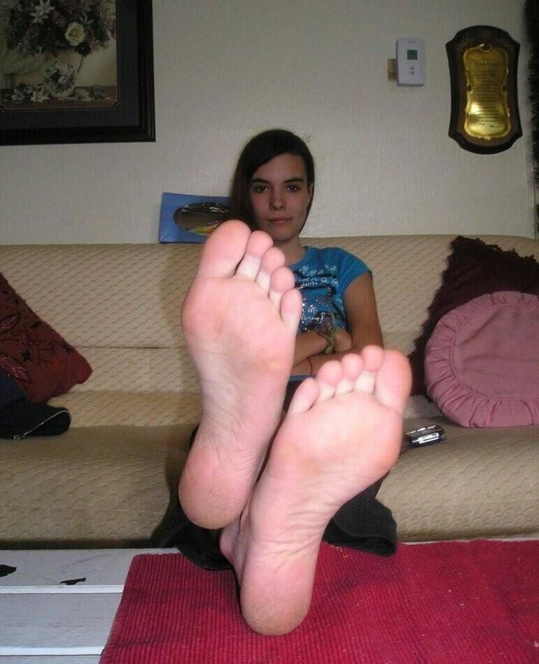 Amateur Teen Feet and Soles