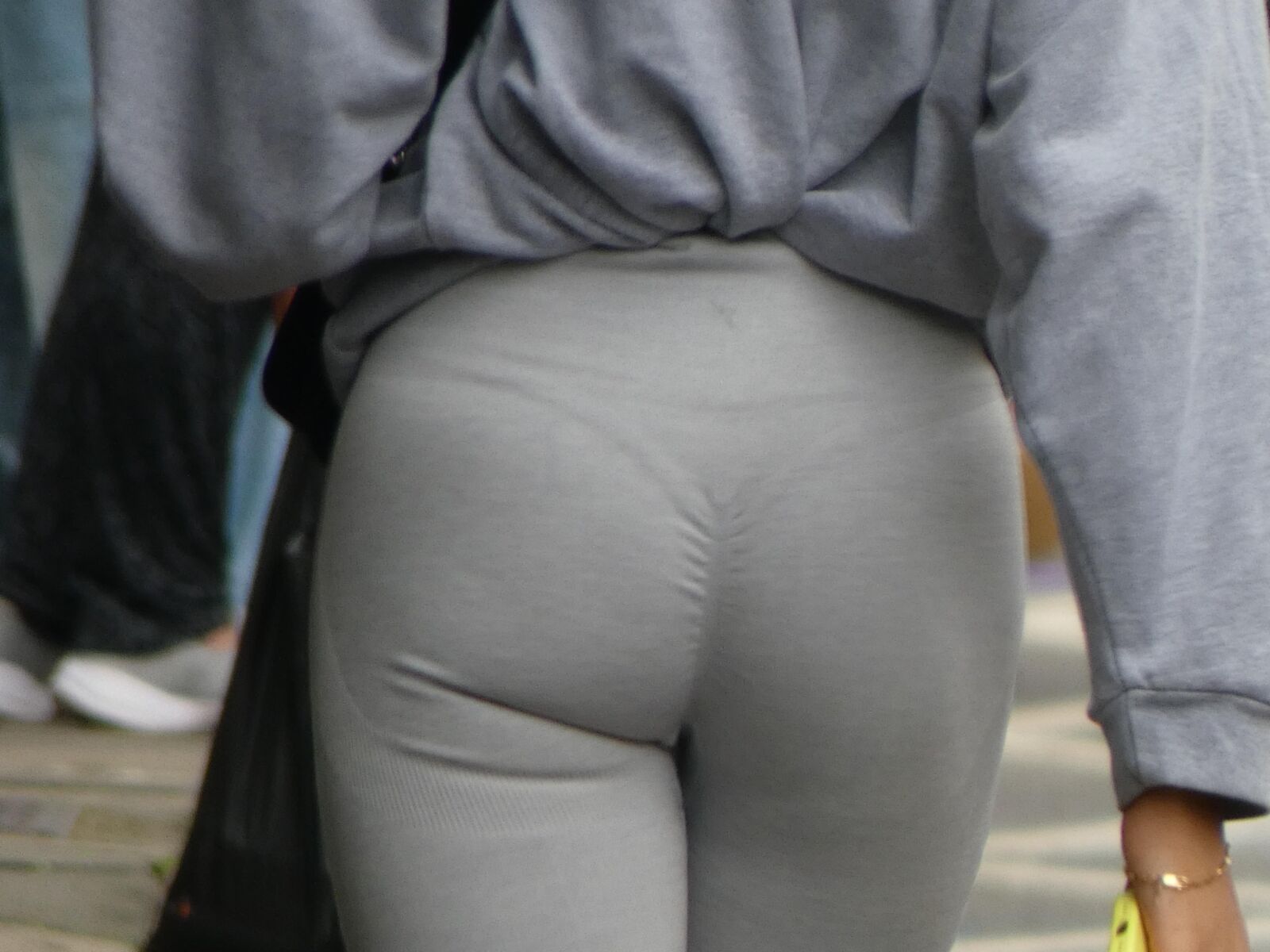 Pert bottom. Creased leggings