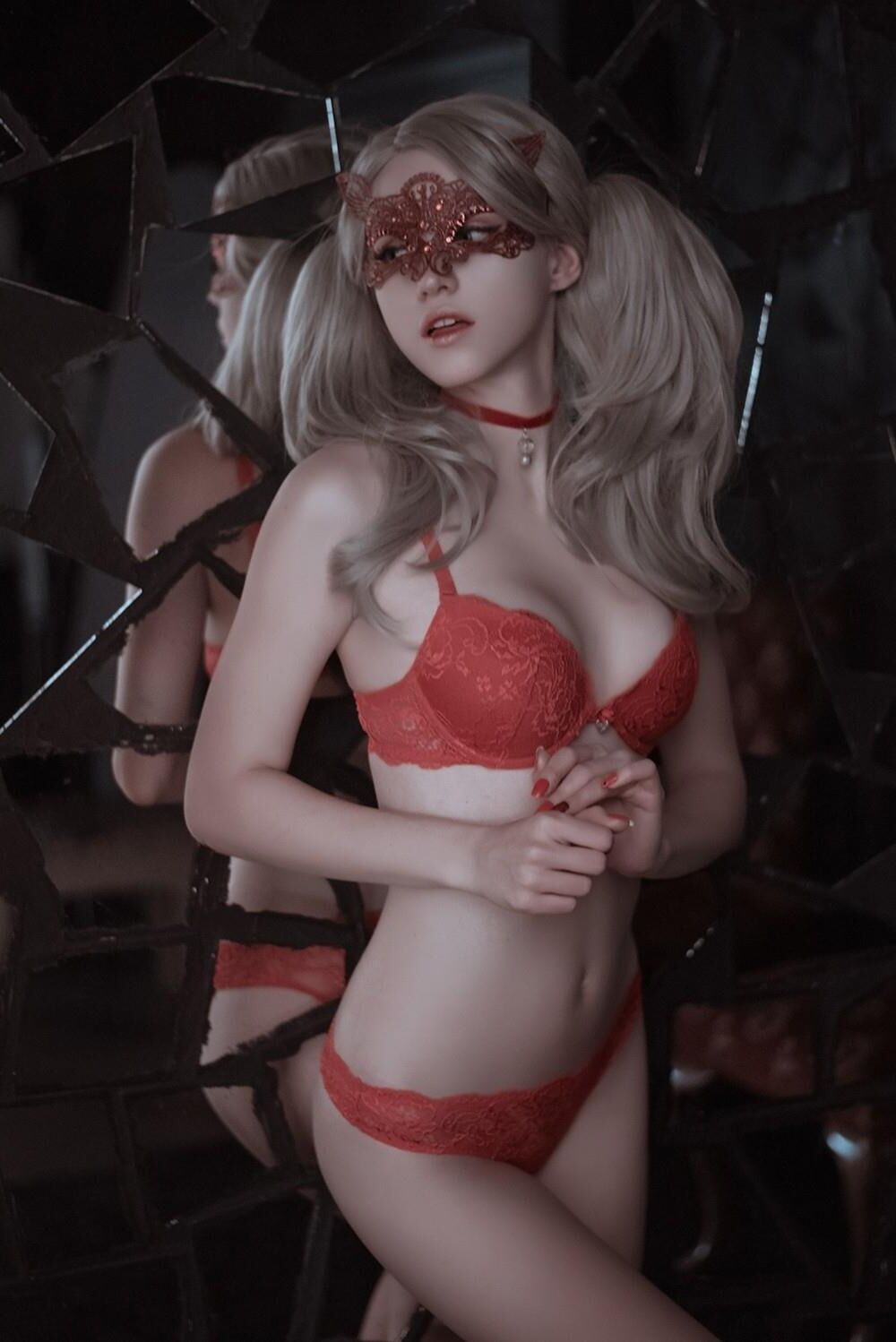 Shirogane (Sasha Holland)   Ann Takamaki