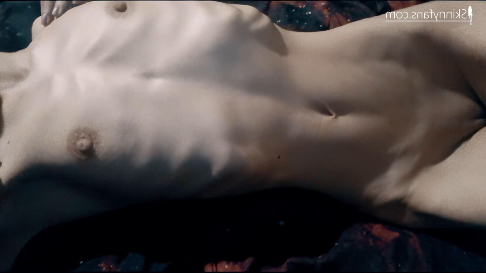 Mai   anorexic skinny fragile mager duenn knochig bones 1