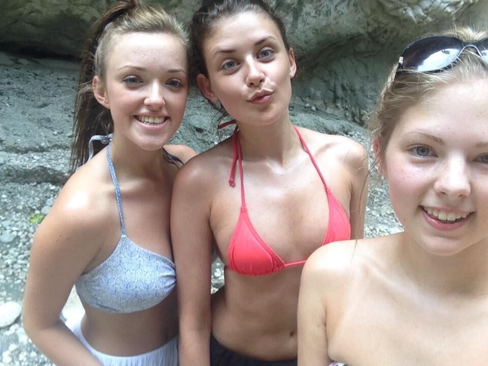 GROUPS OF AMATEUR TEENS IN BIKINI  02