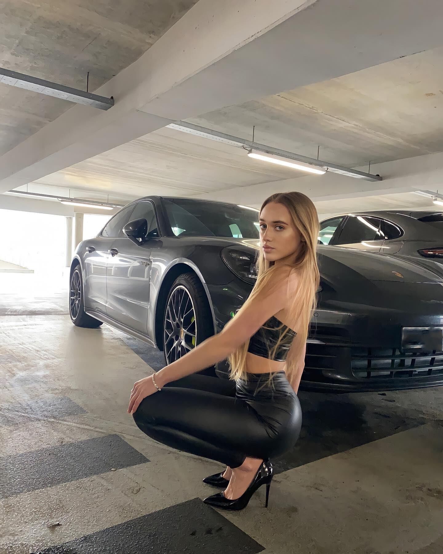 Shiny Girls and Cars of Insta