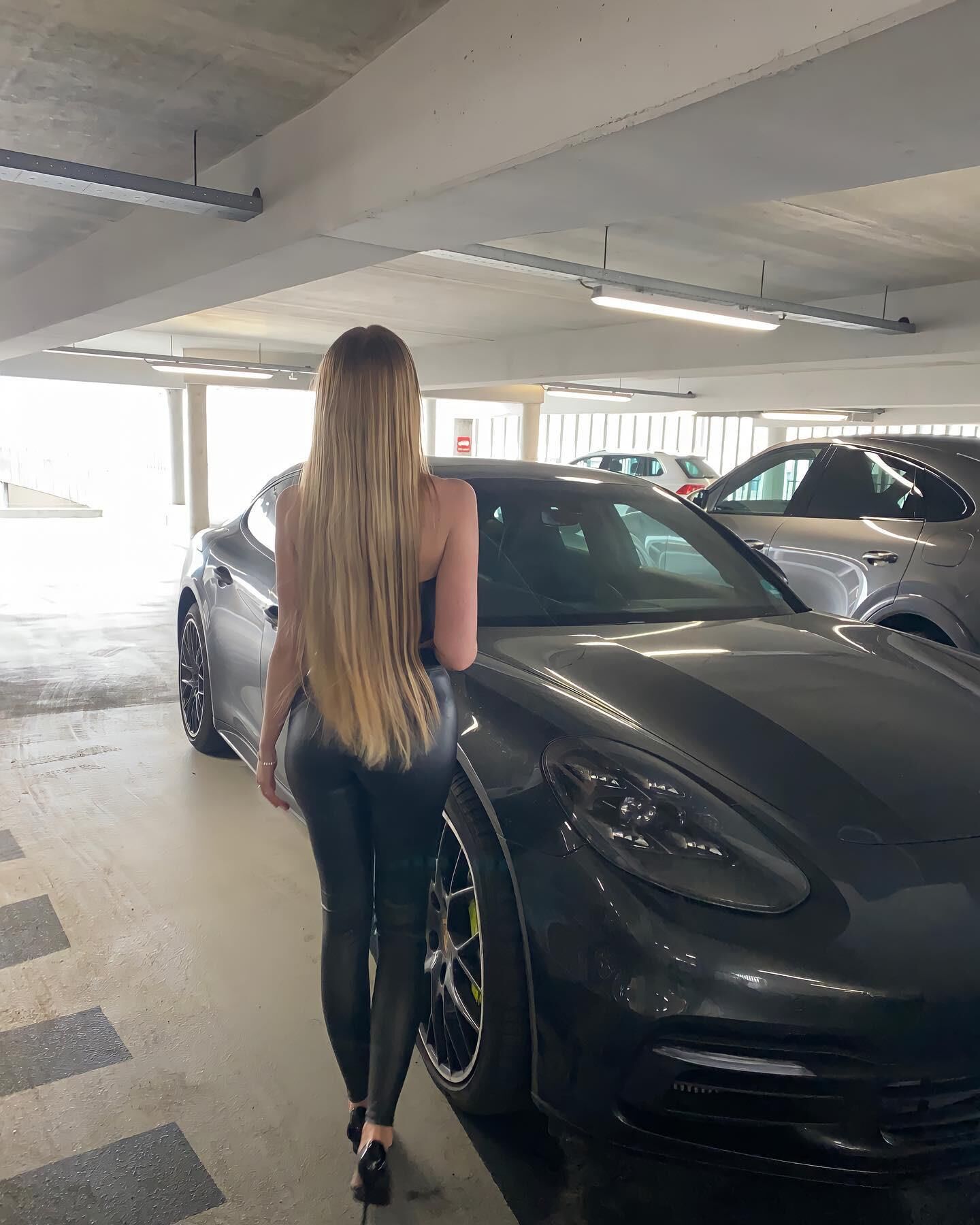 Shiny Girls and Cars of Insta