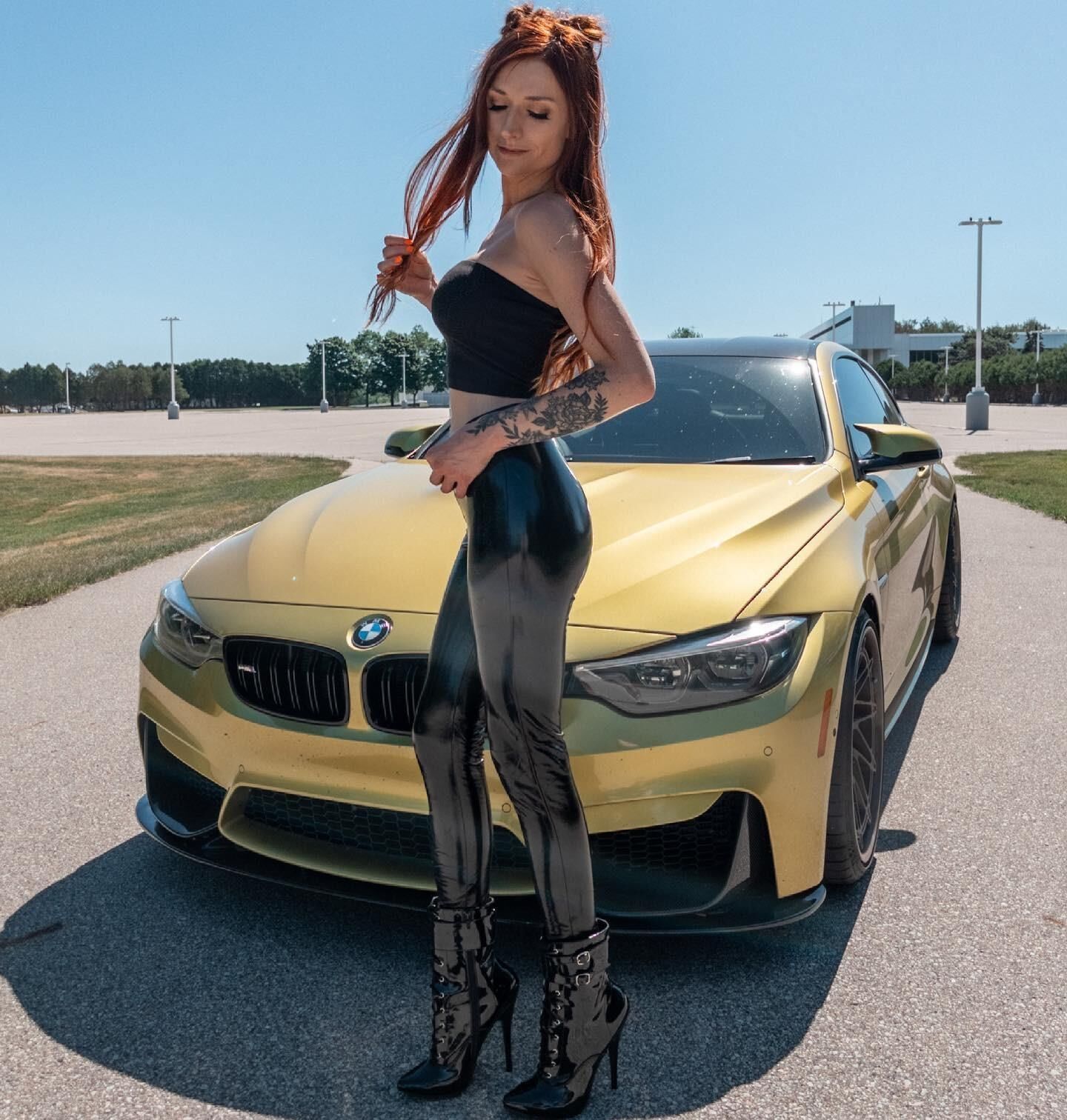 Shiny Girls and Cars of Insta