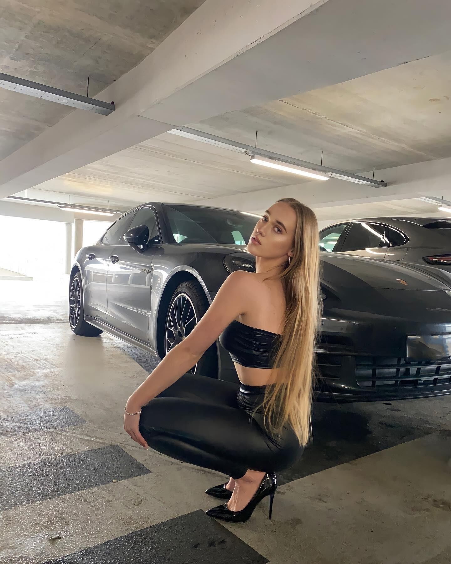 Shiny Girls and Cars of Insta