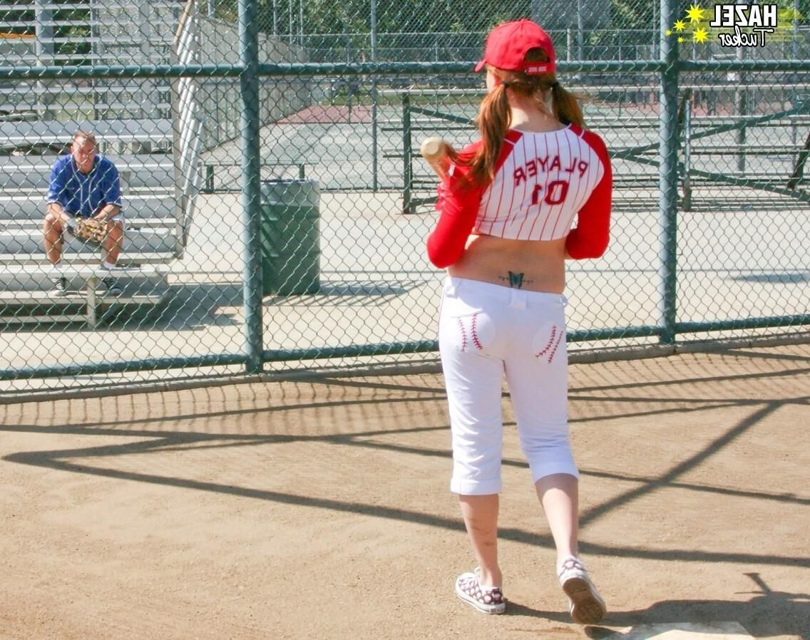 Entrenamiento de béisbol y sexo anal con la increíble y sexy Hazel.