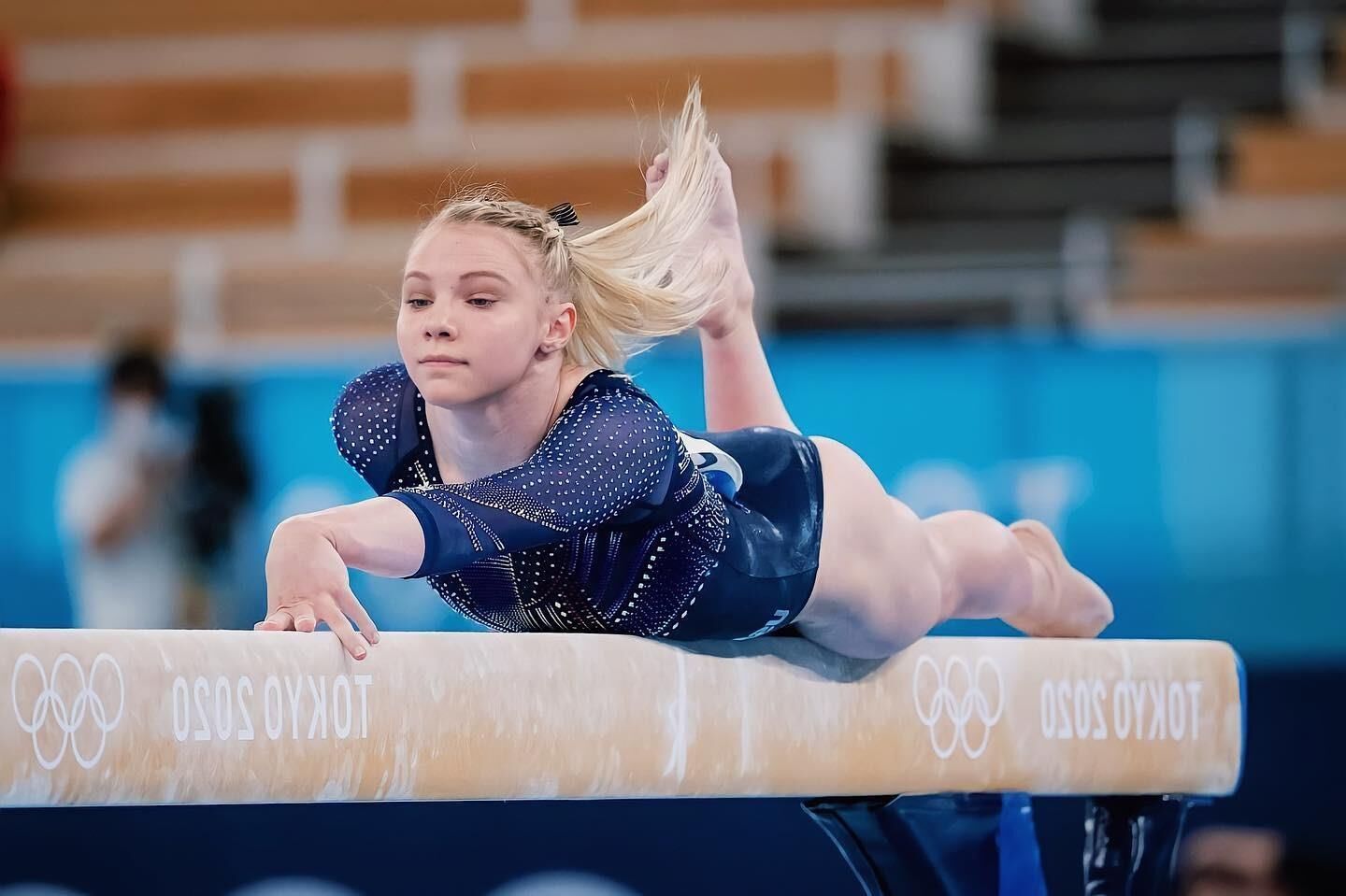 Jade es una gimnasta de cara fresca 1