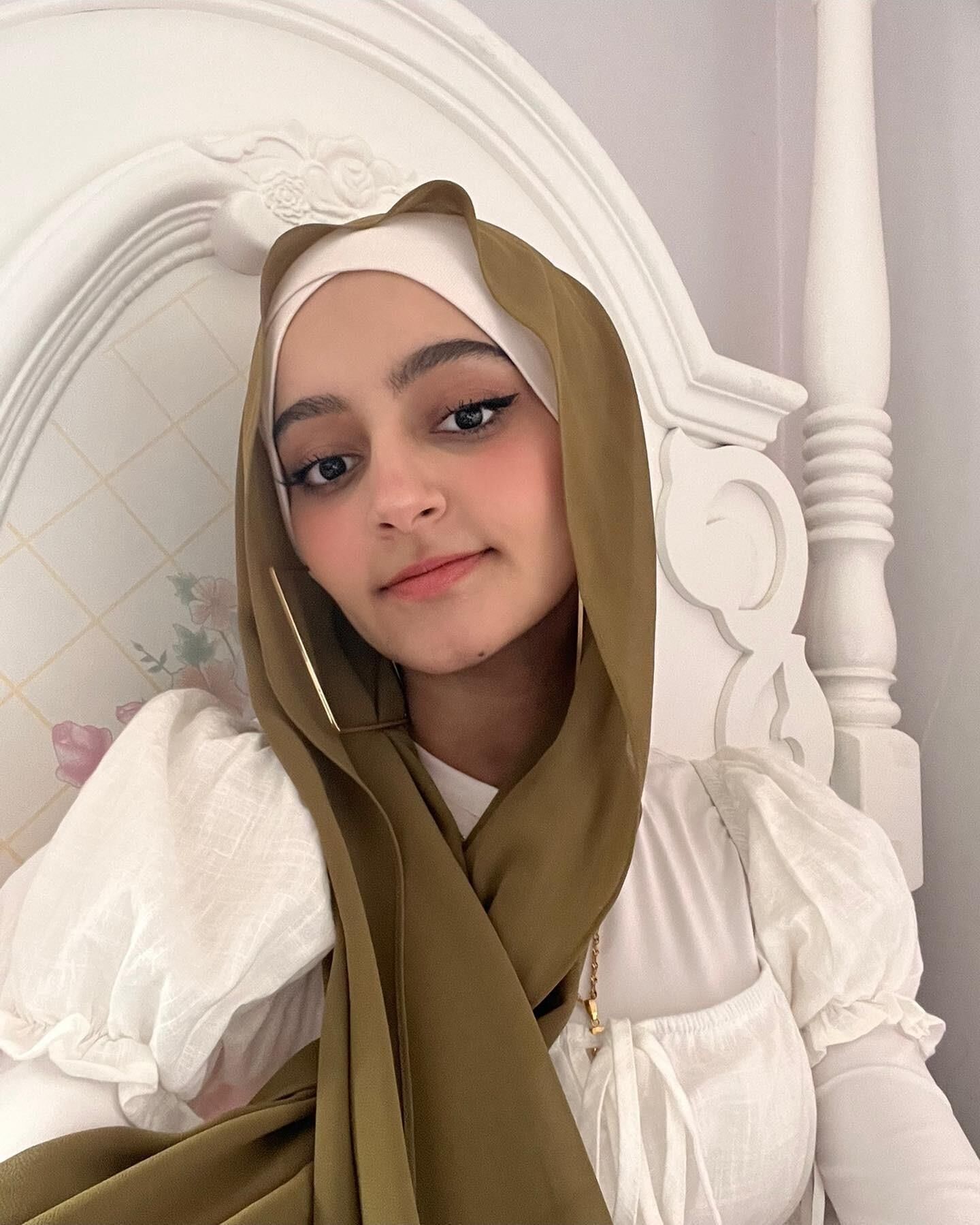 Luli Adolescente Hijabi Menina