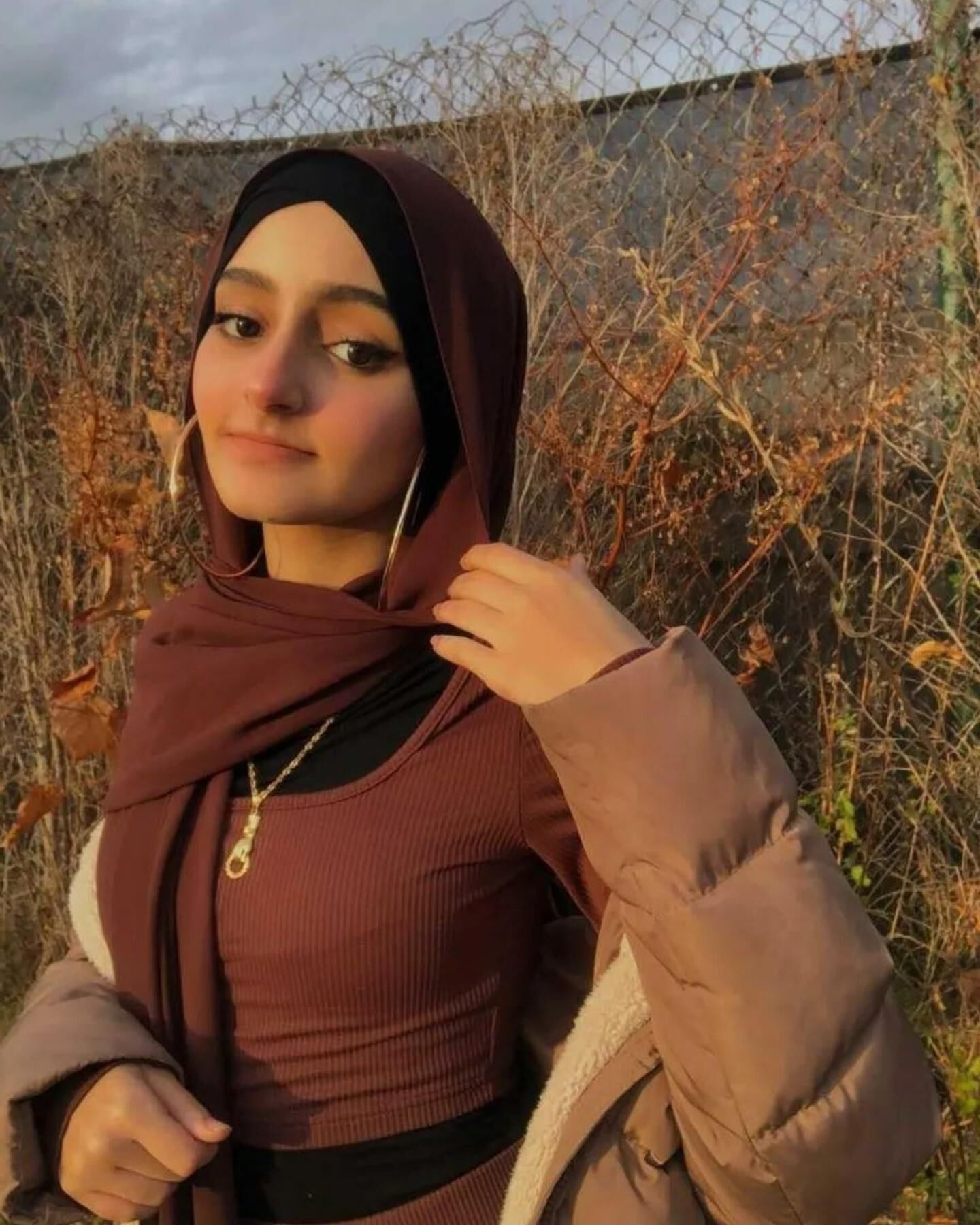 Luli Adolescente Hijabi Menina