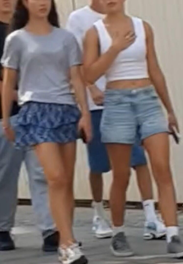 Streetgirls in shorts 