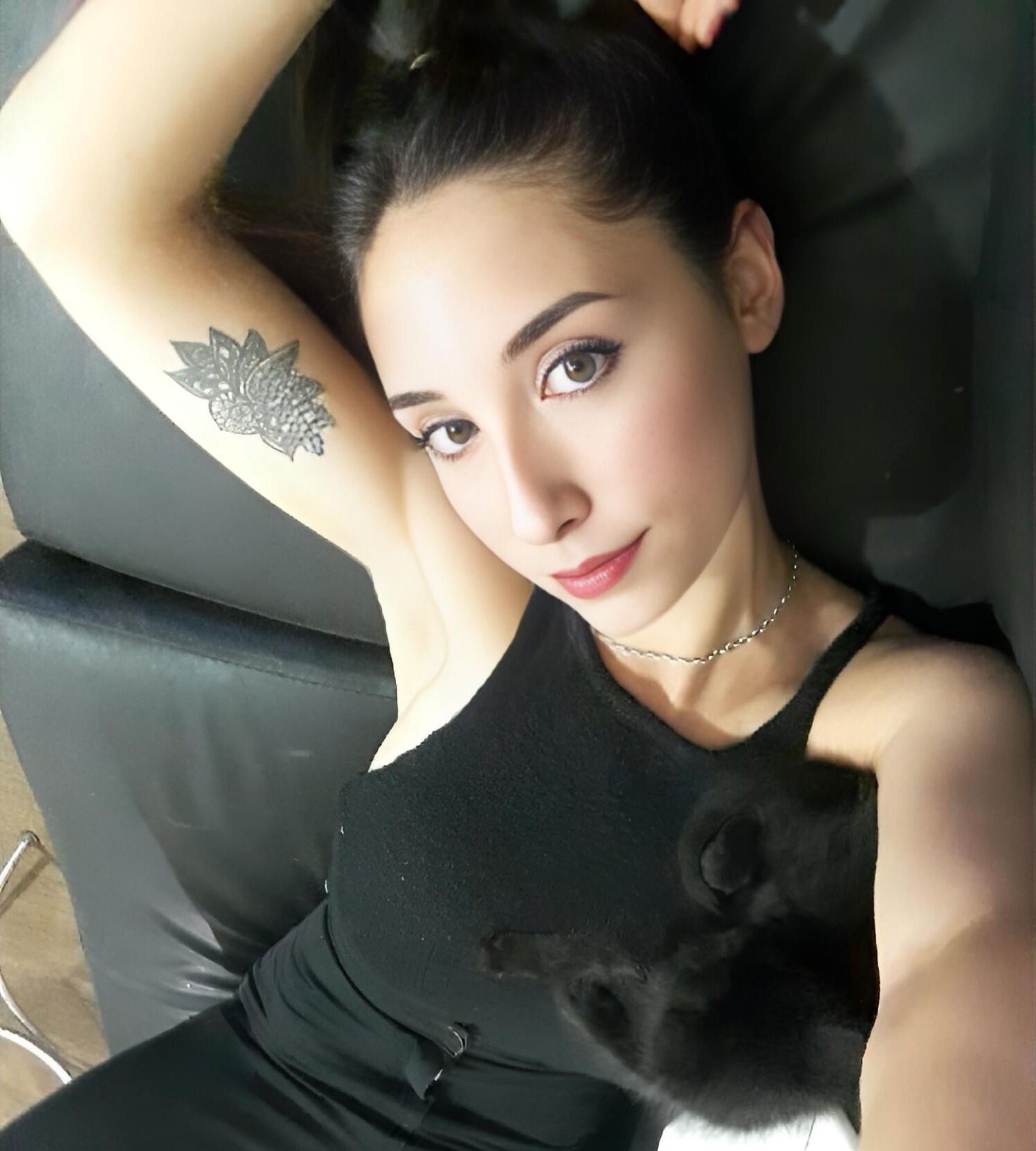 Laly en mode Merlina merezco CumTribute jaja