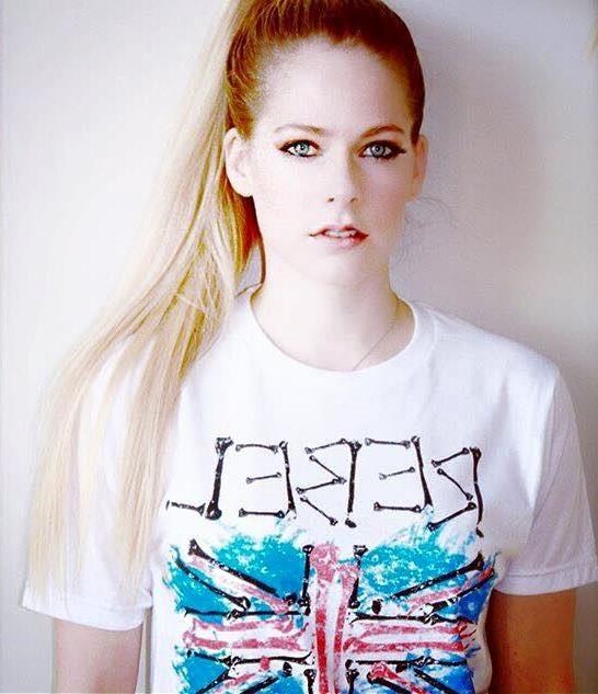 Avril Lavigne..