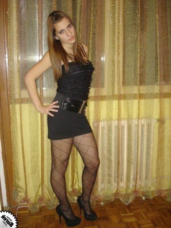 NON NUDE PANTYHOSE BEAUTY #