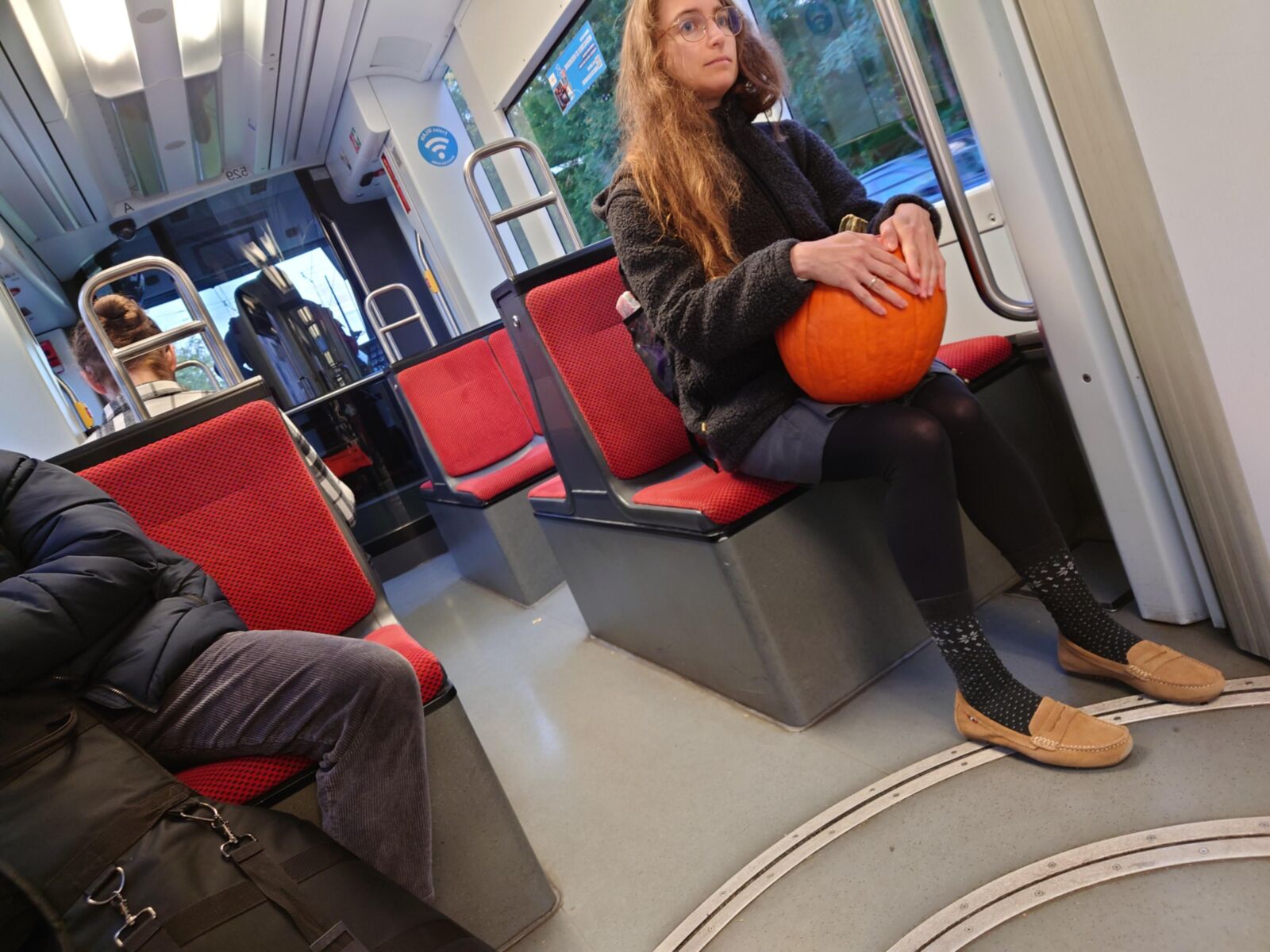 Pequeño estudiante de calabaza