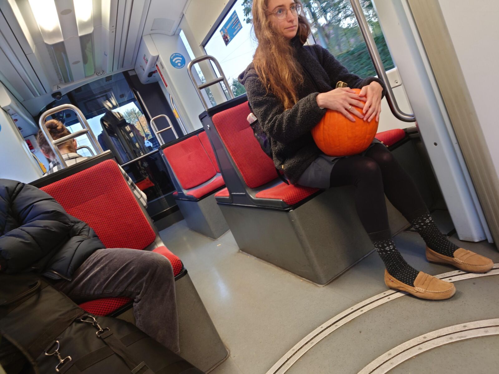 Pequeño estudiante de calabaza