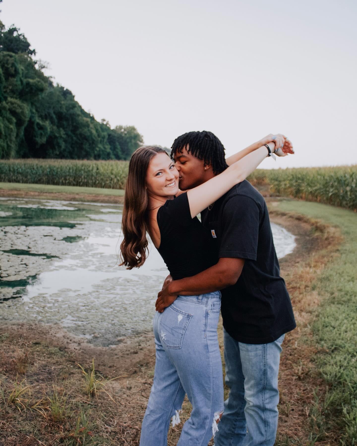 Chicas blancas, hermanos negros