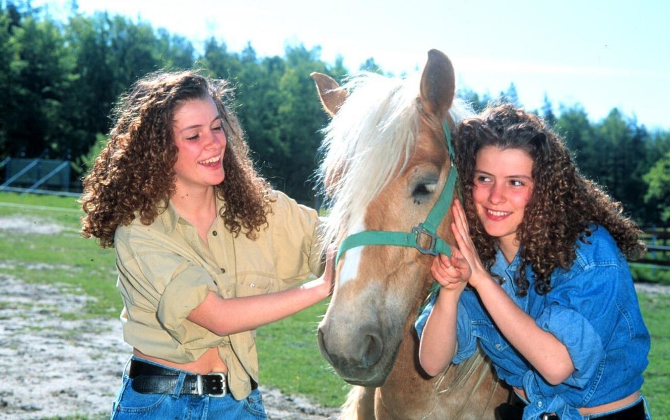 les jumeaux amoureux des chevaux Dani et Eni