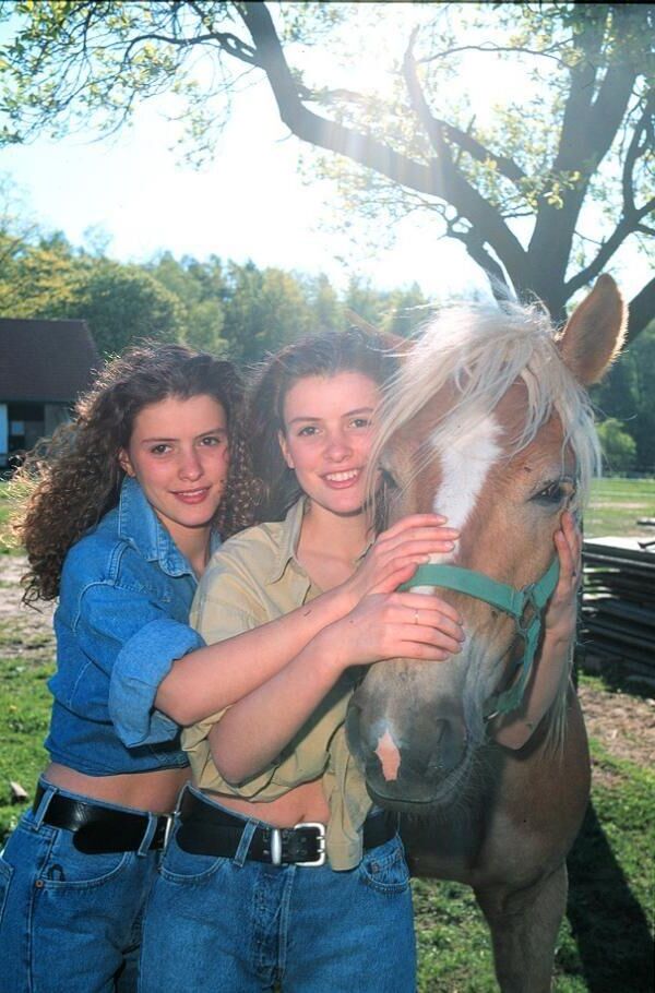 les jumeaux amoureux des chevaux Dani et Eni