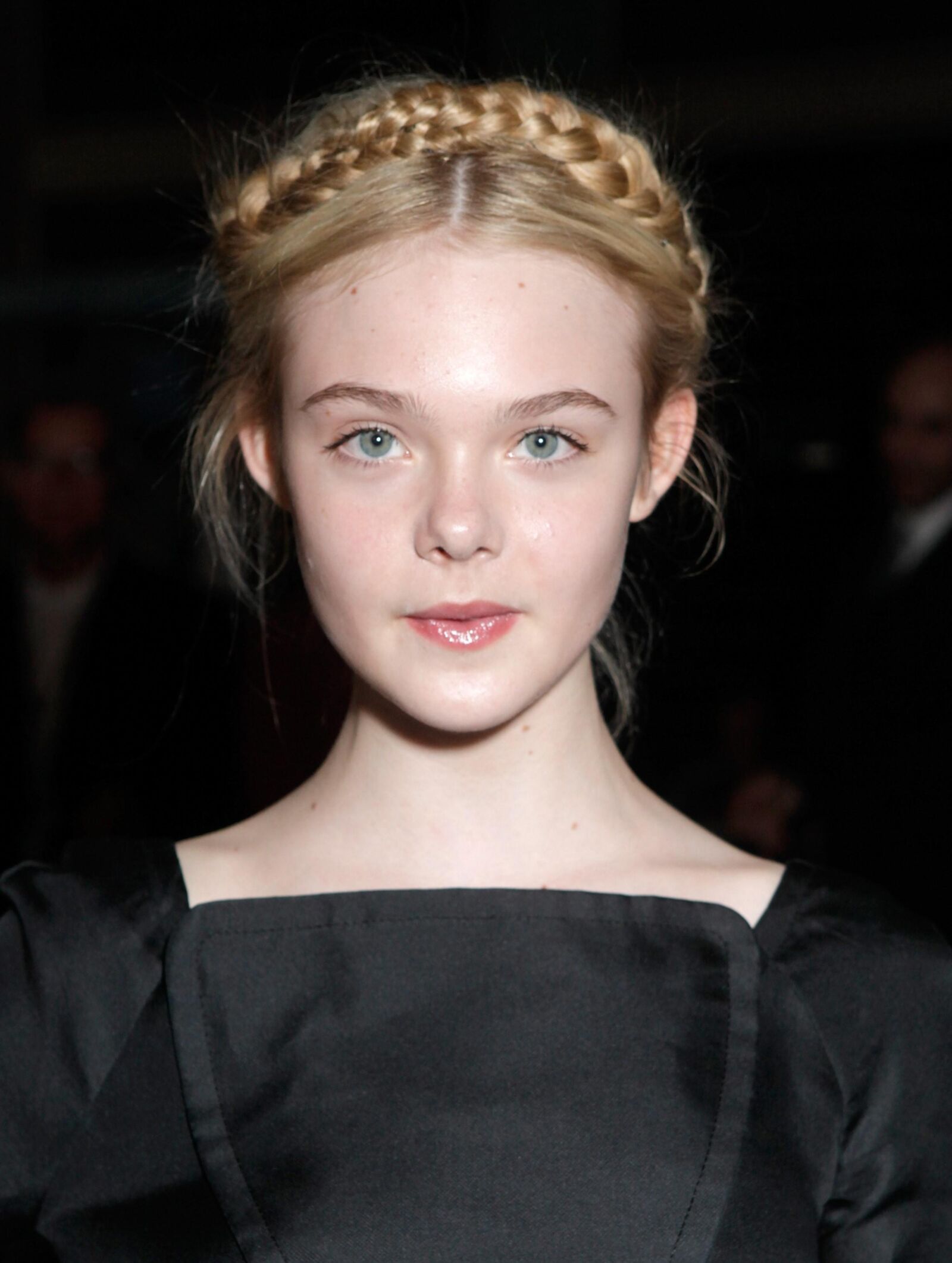 La linda Elle Fanning, sin duda por qué los productores la contrataron