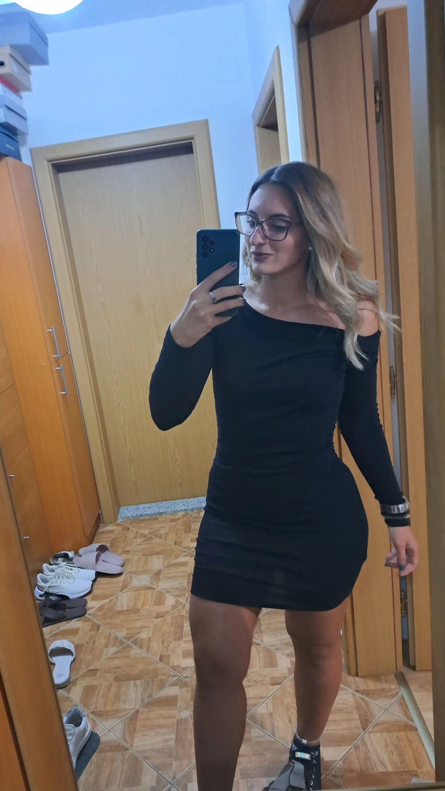 Jovana Guzata Ribetina Za Komentarisanje Prostituta Sérvia