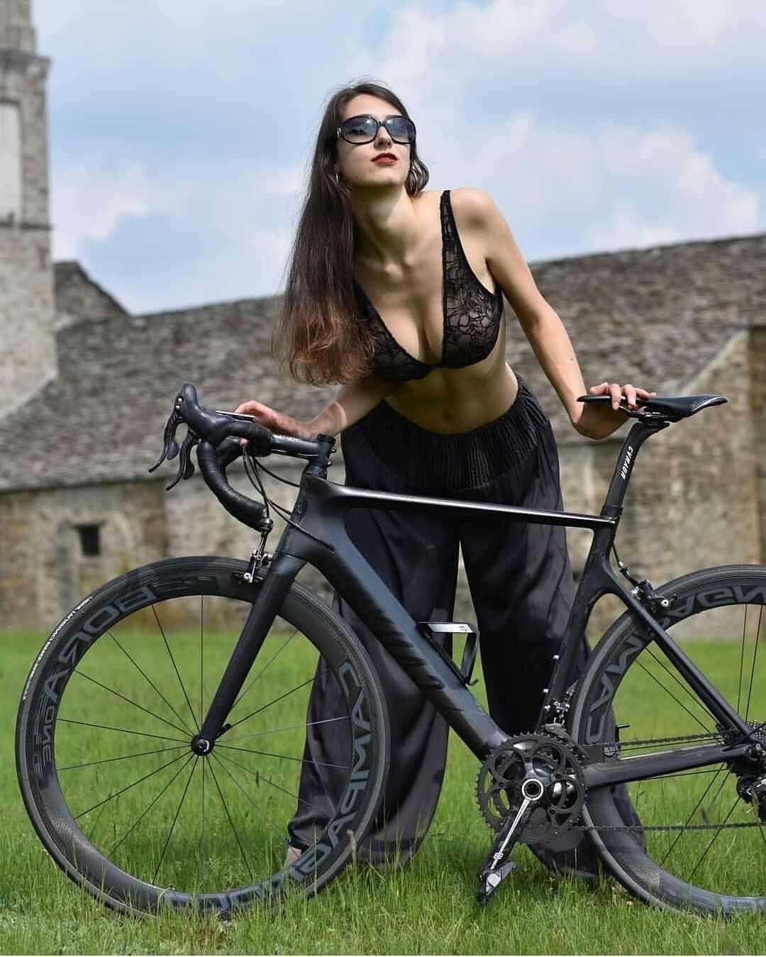 Viviana Robba Bicicleta sexy NN