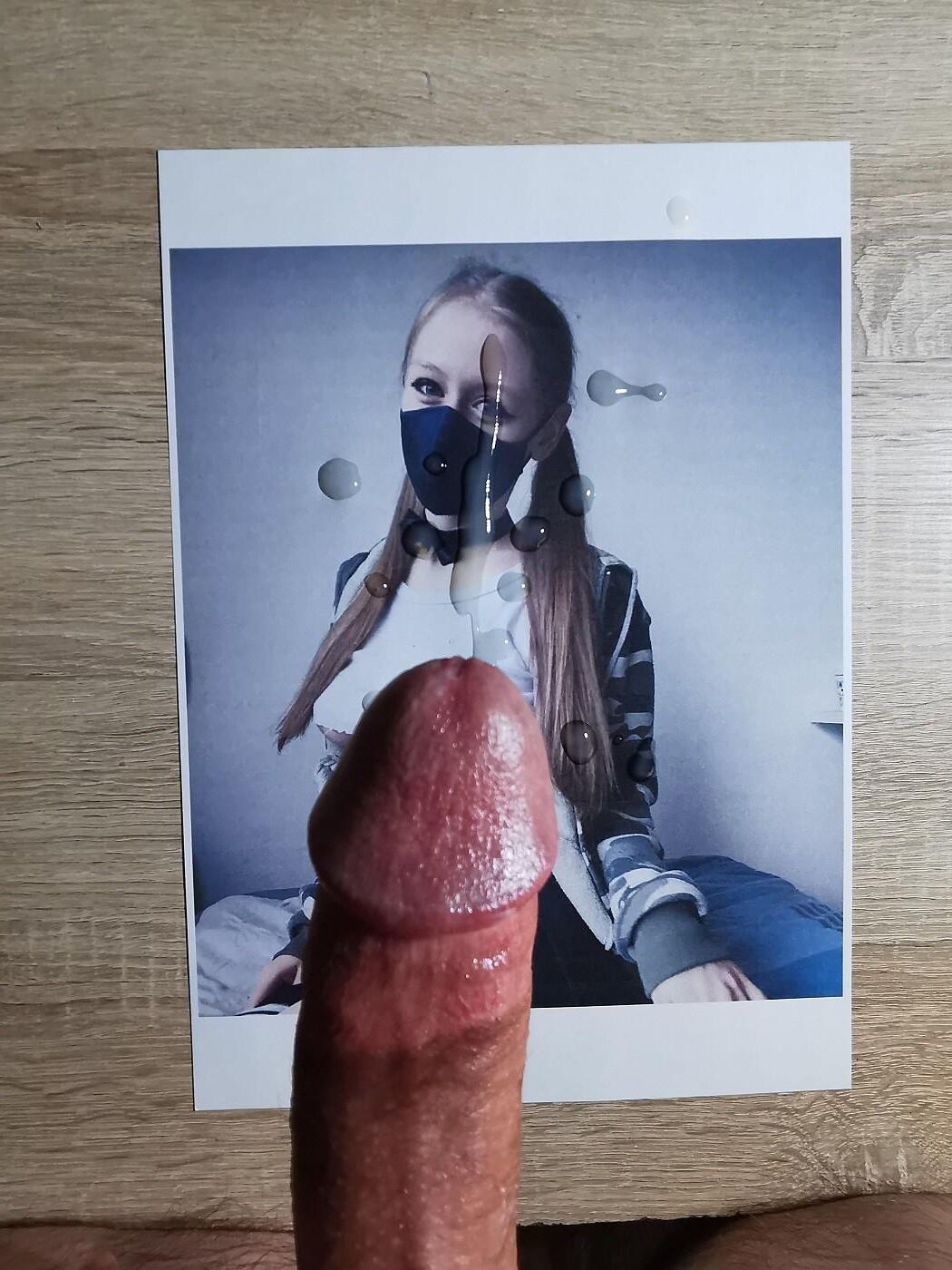 Art of Slut bekommt harten Schwanz und Sperma