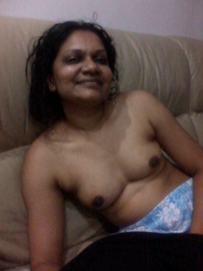 La esposa malaya Tina Priscilla Latha desnuda