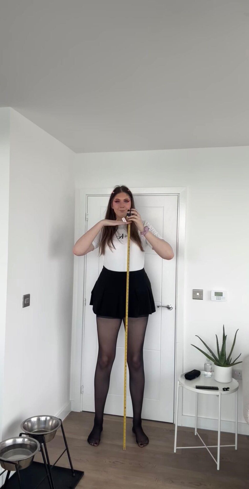 Katie. Schönheitshäschen mit großen Titten, sexy britisches Mädchen, gemischter heißer Schuss