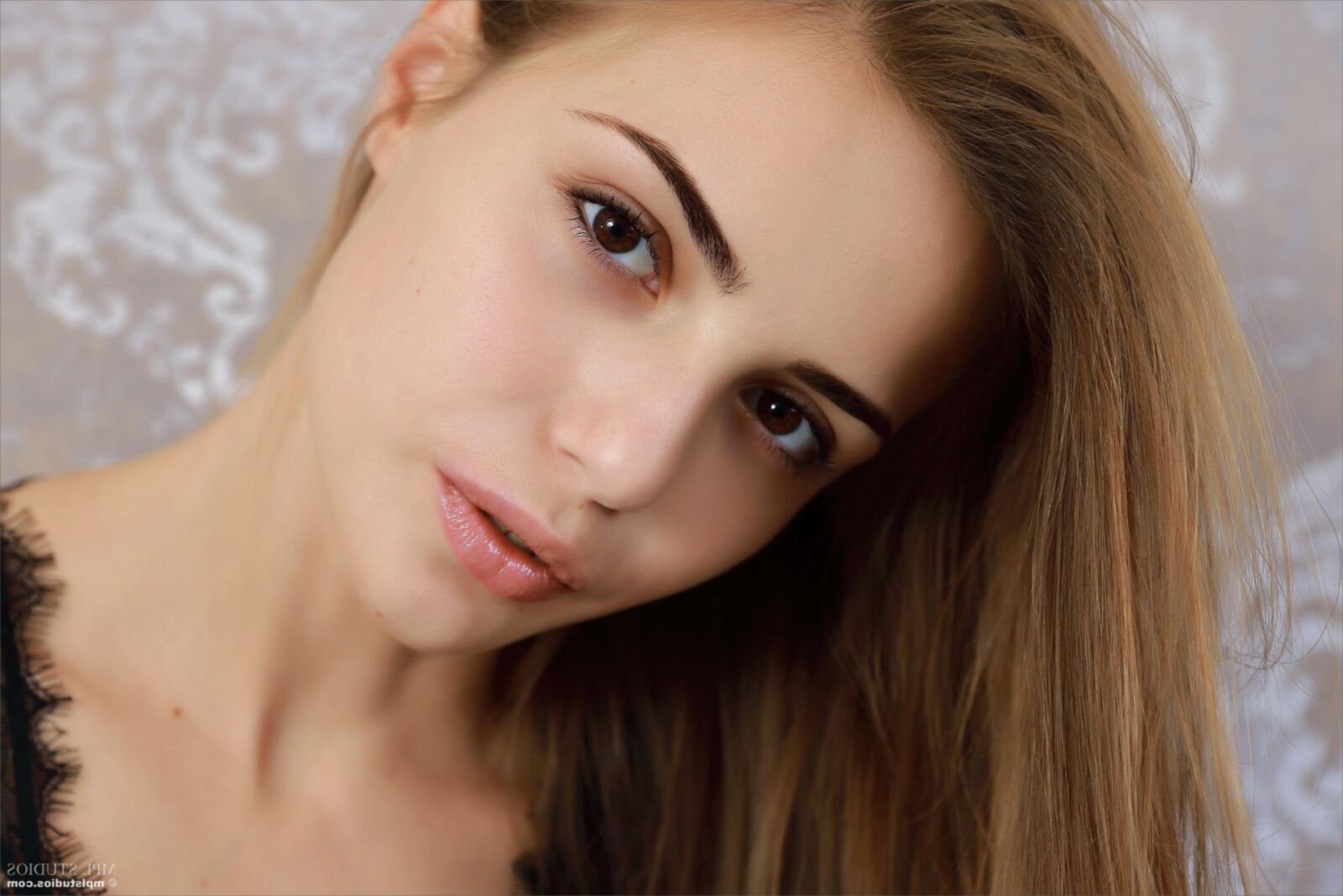Cute Teens ELLE Best Case Scenario