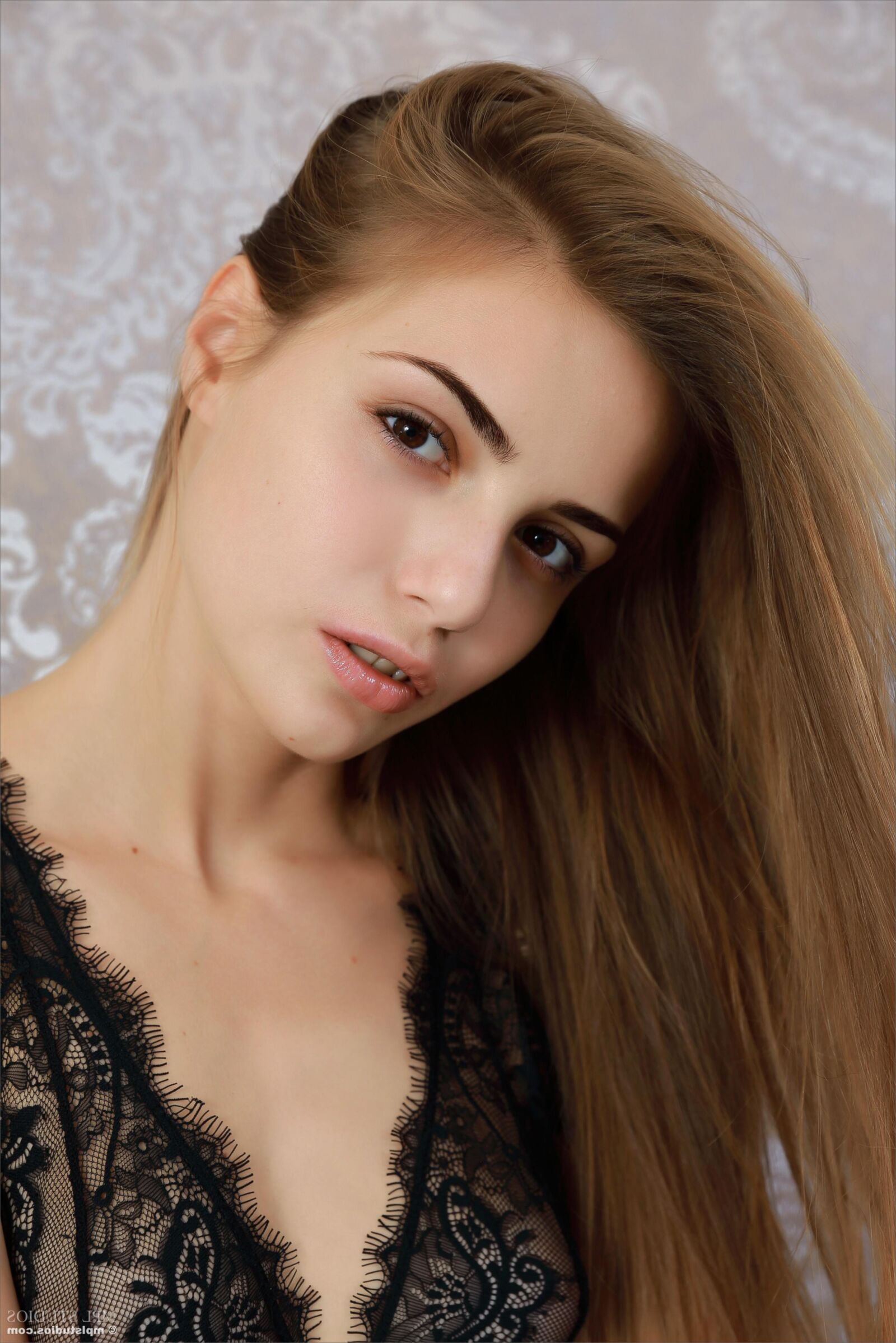 Cute Teens ELLE Best Case Scenario
