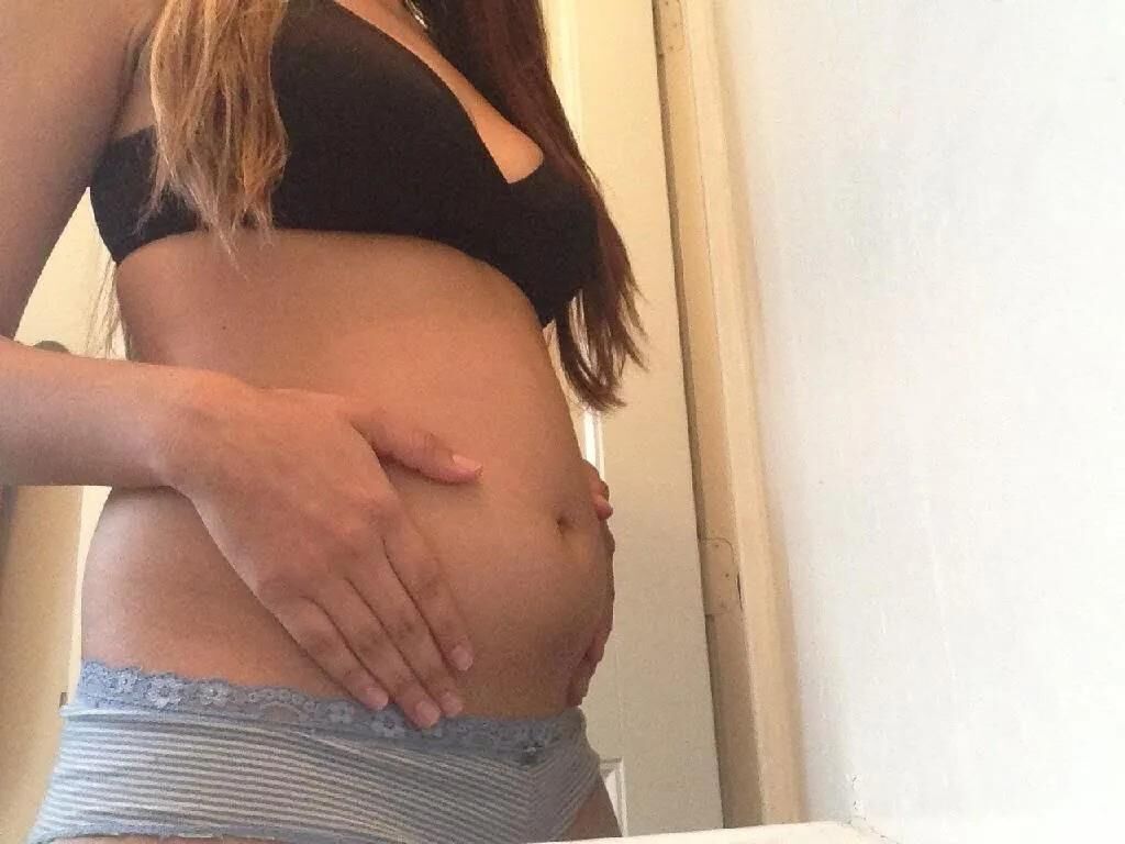 Ado latina enceinte