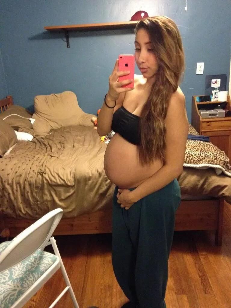 Ado latina enceinte