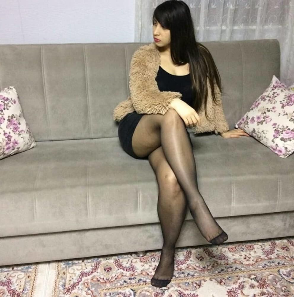 Türkischer molliger Teenager Ebru Nylonsocken Füße sexy Beine Ayak Corap