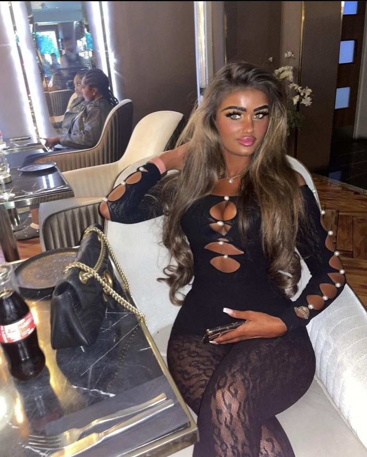 Tanned chavs and bimbo sluts to cum hard