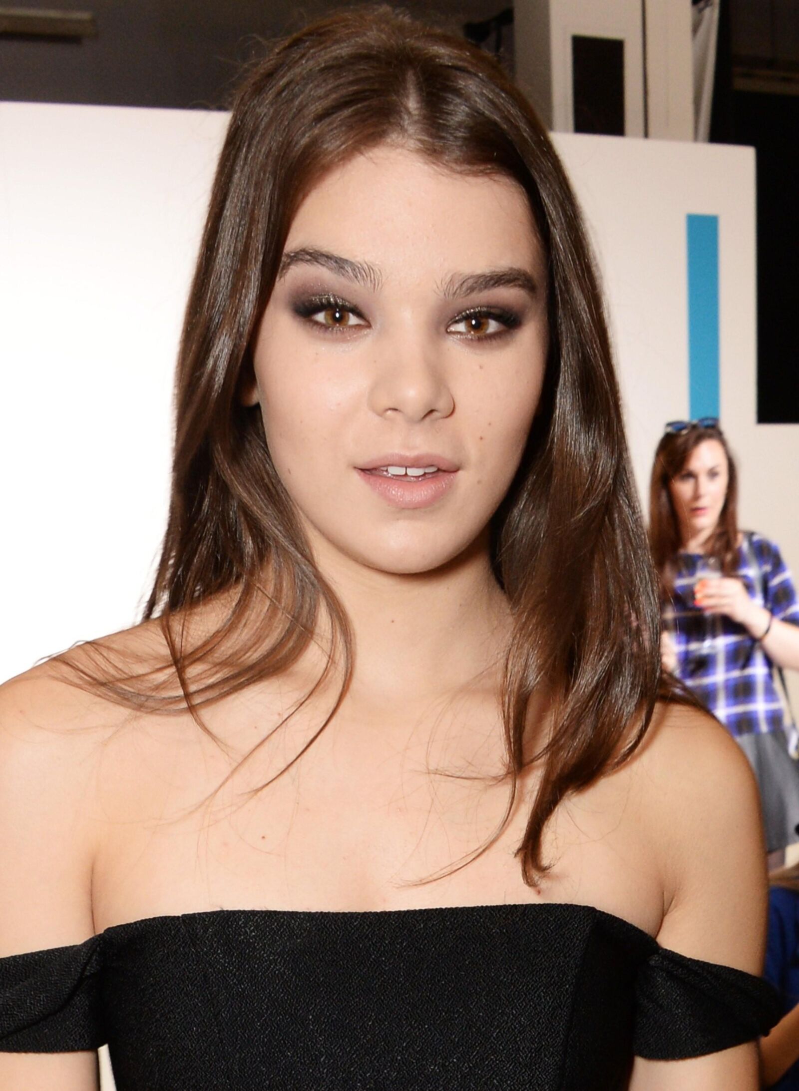 Hailee Steinfeld, no doubt why the producers engaged her 