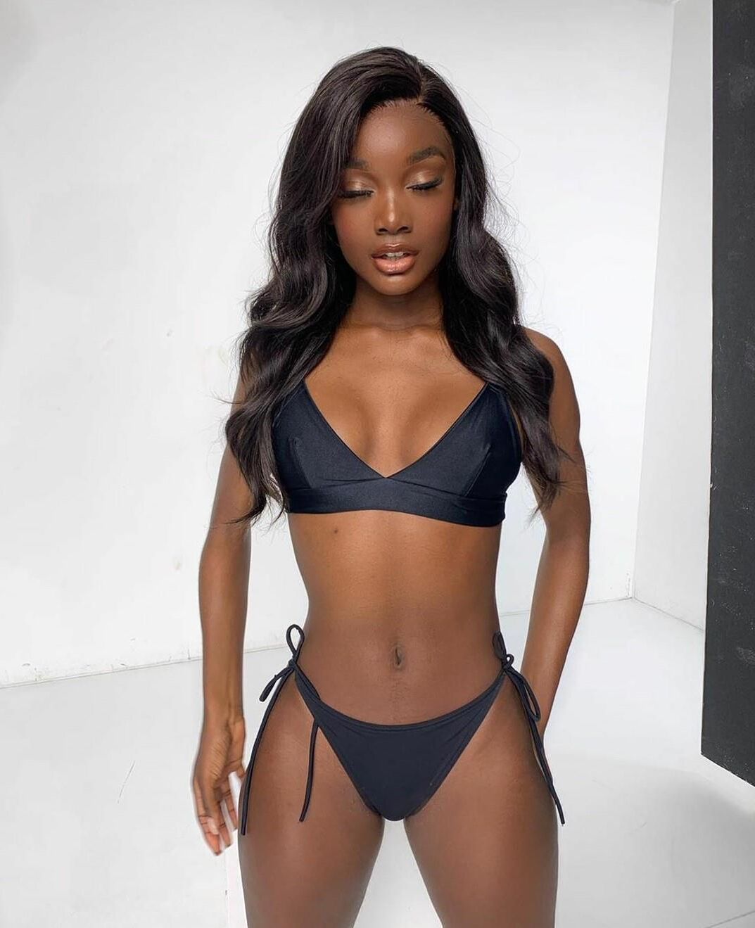 Black girls in bikini 