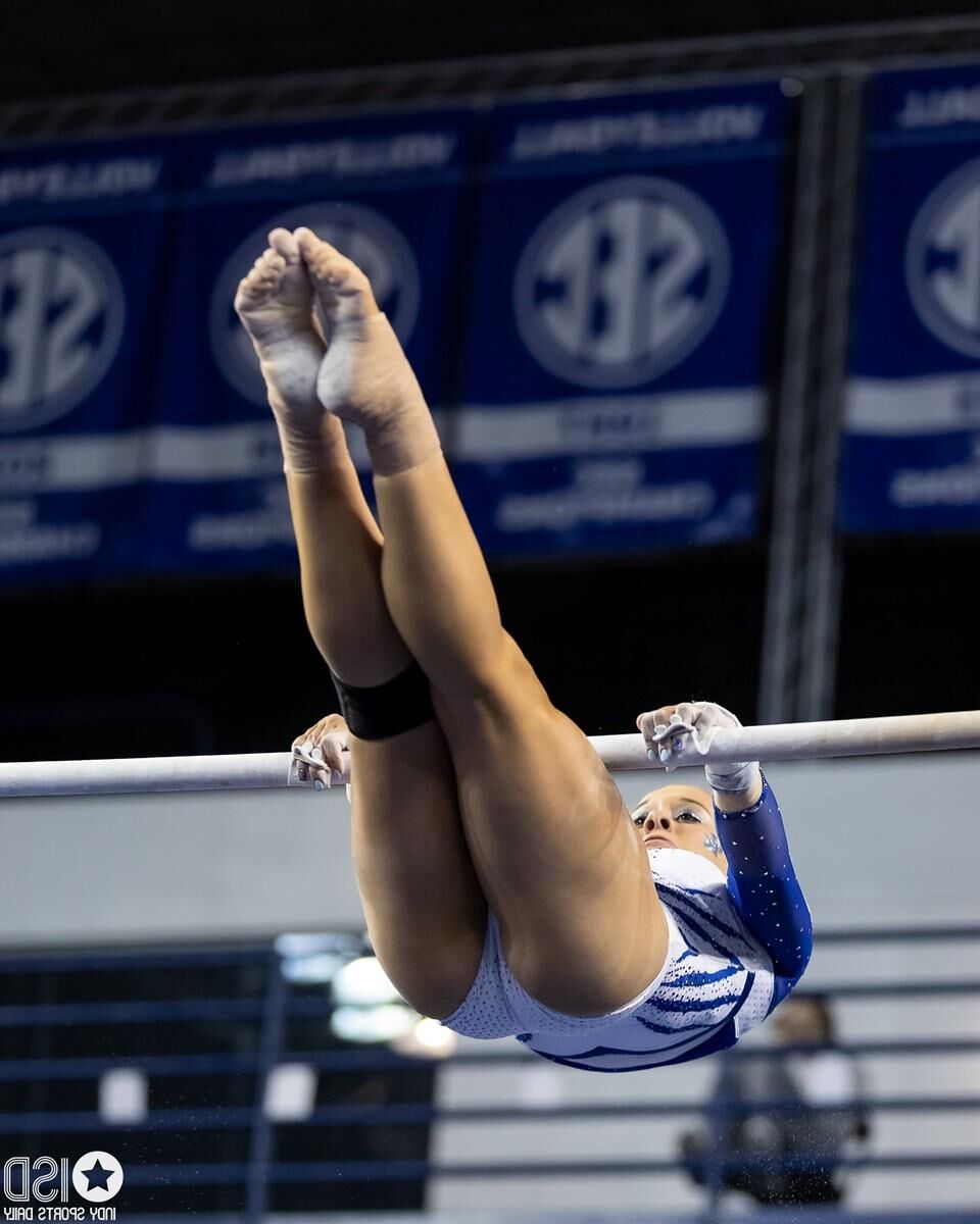 Very Hot College Gymnasts Part 