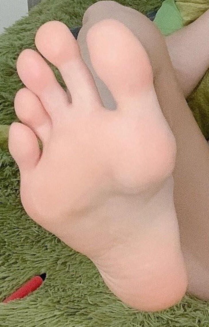 Feet Female Teen 