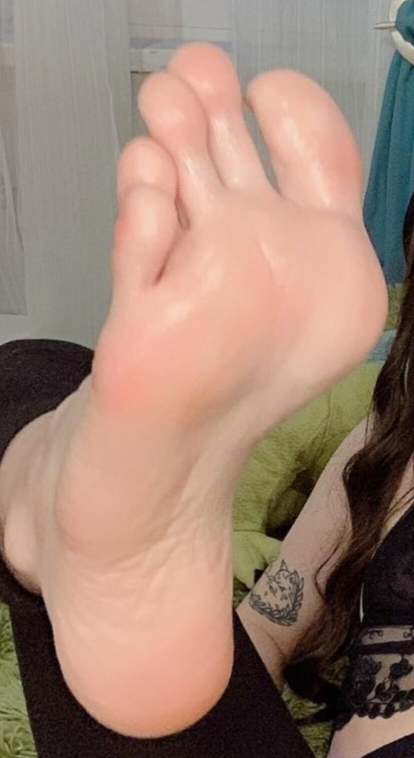 Feet Female Teen 